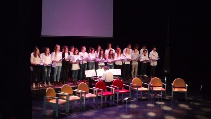 chorale .lycée Bergson.JPG